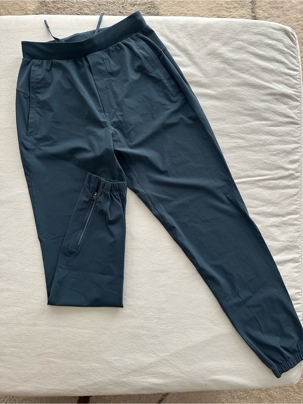lululemon athletica Men's Dark Navy Performance Joggers
